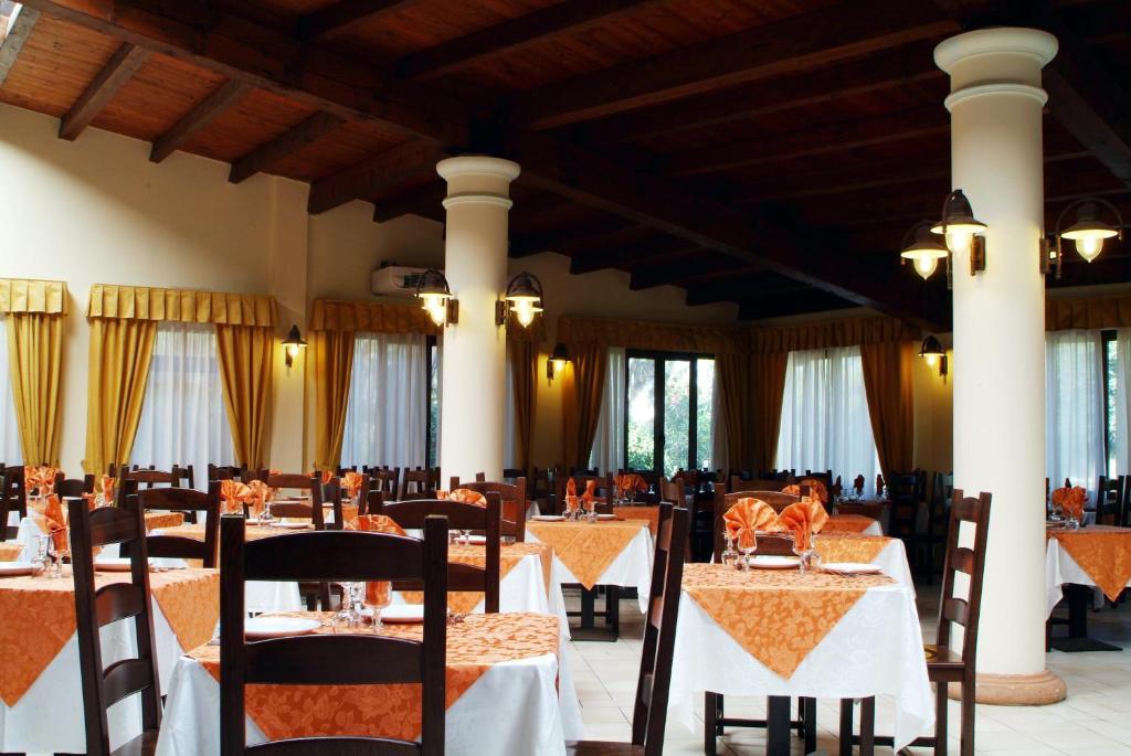 Hotel Fortezza Arborea Luaran gambar